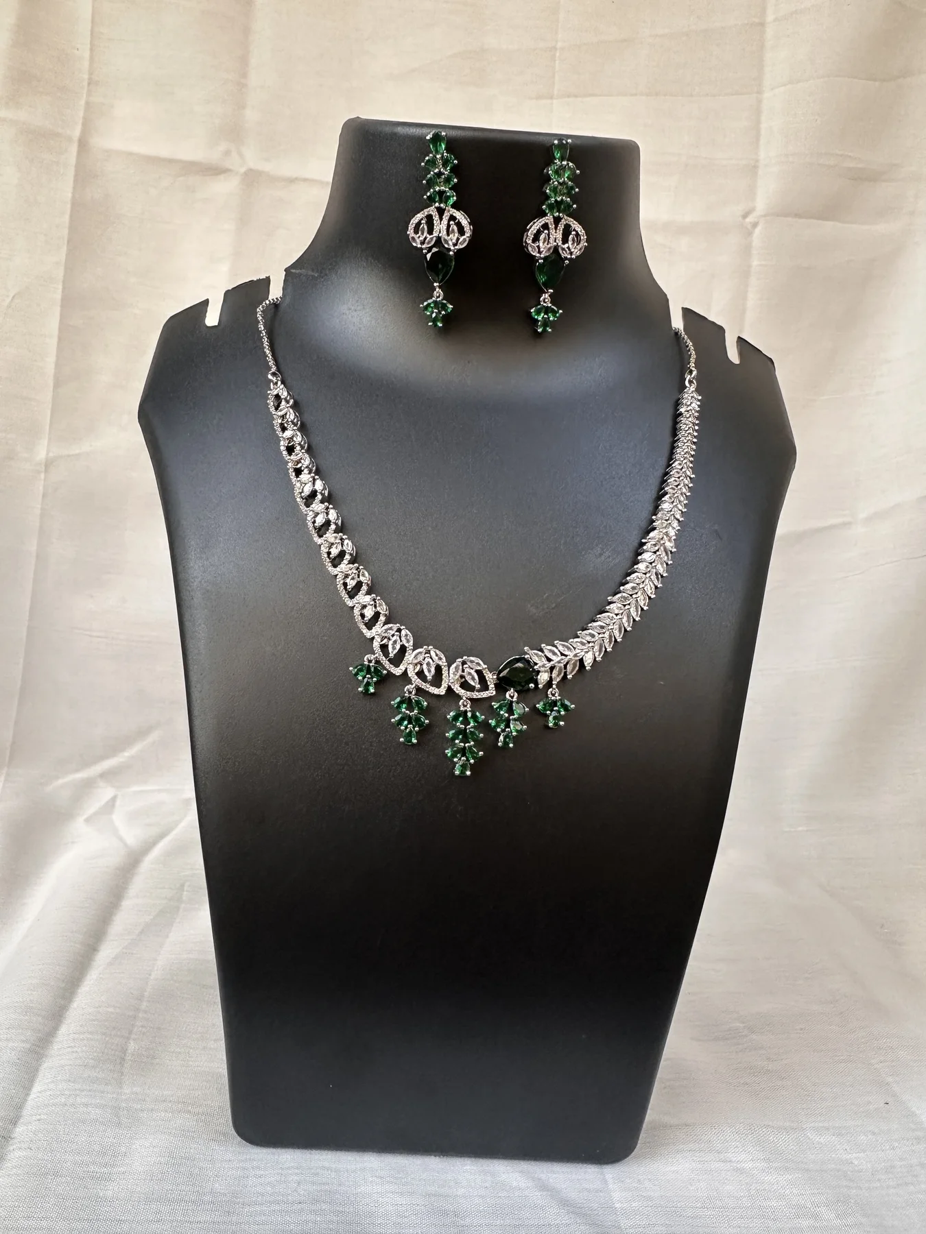 Double side hanging(Green/Wine) Green image 1