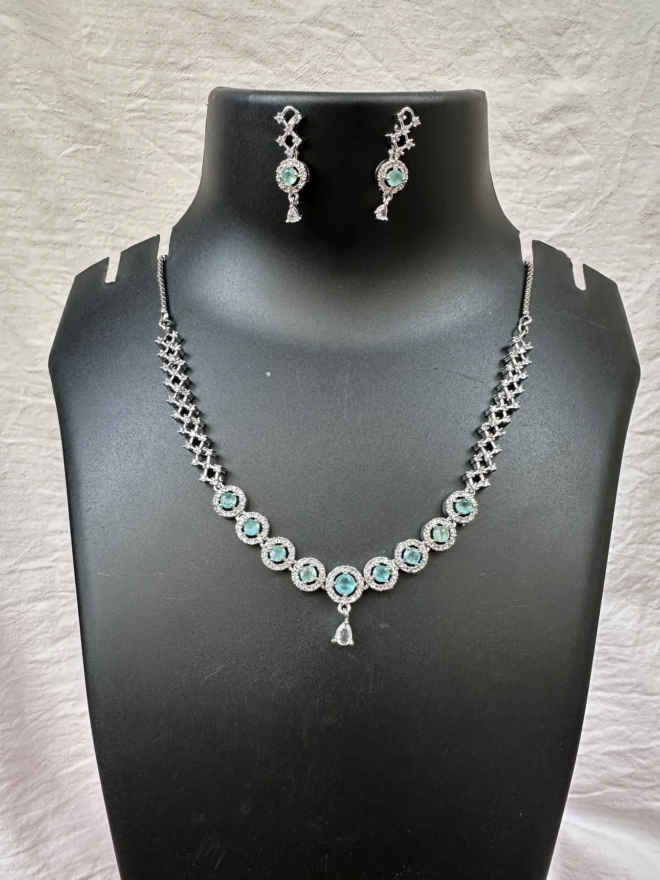 Simple and elegant diamond with round stone(light blue) image 1