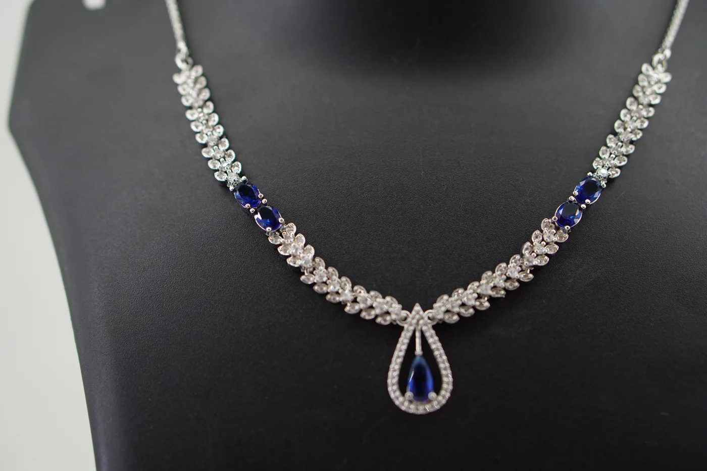 Simple And Elegant necksets(light Pink/red/light Blue/dark Green/black/navy blue(2)) image 2