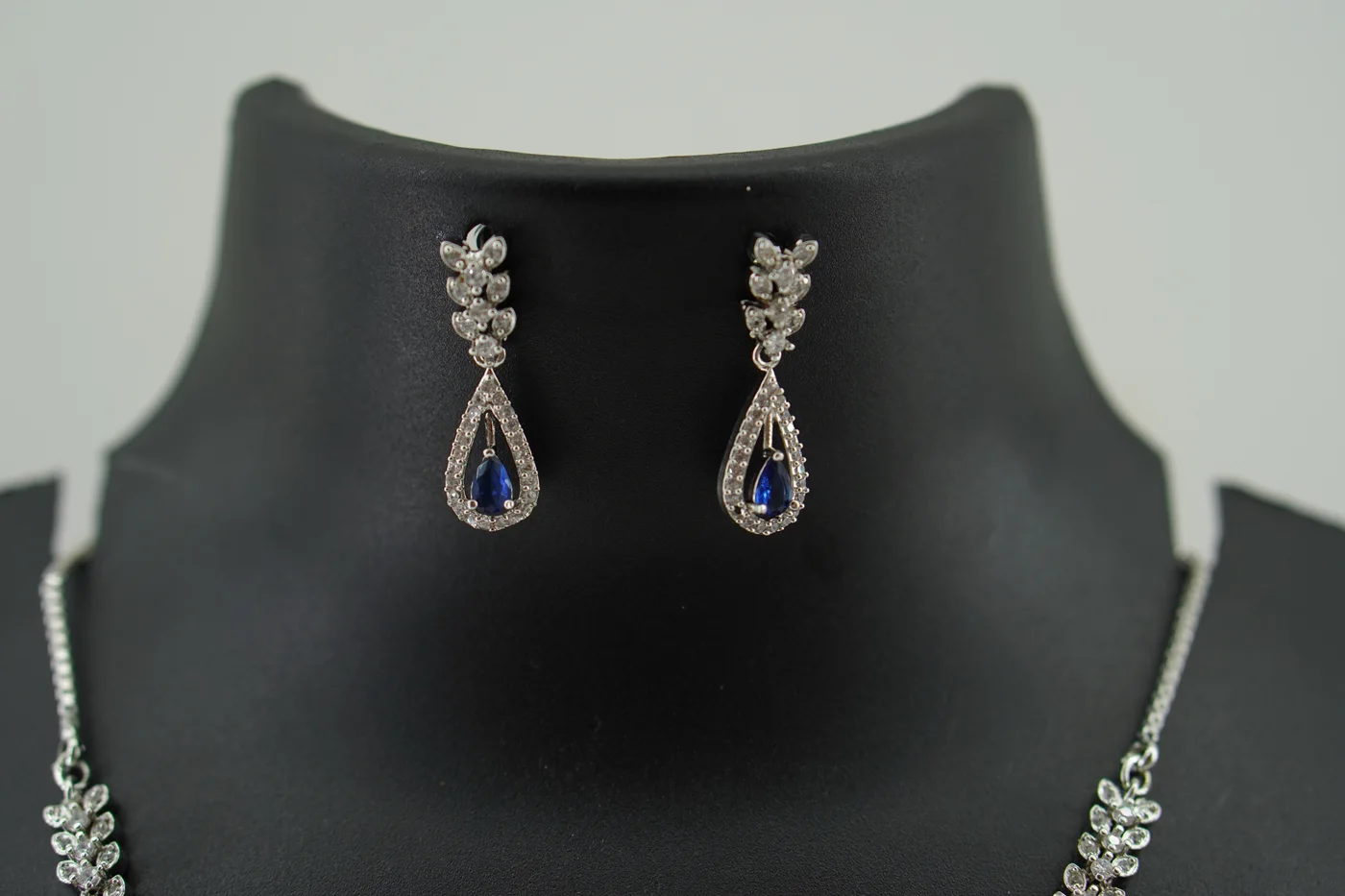 Simple And Elegant necksets(light Pink/red/light Blue/dark Green/black/navy blue(2)) image 3