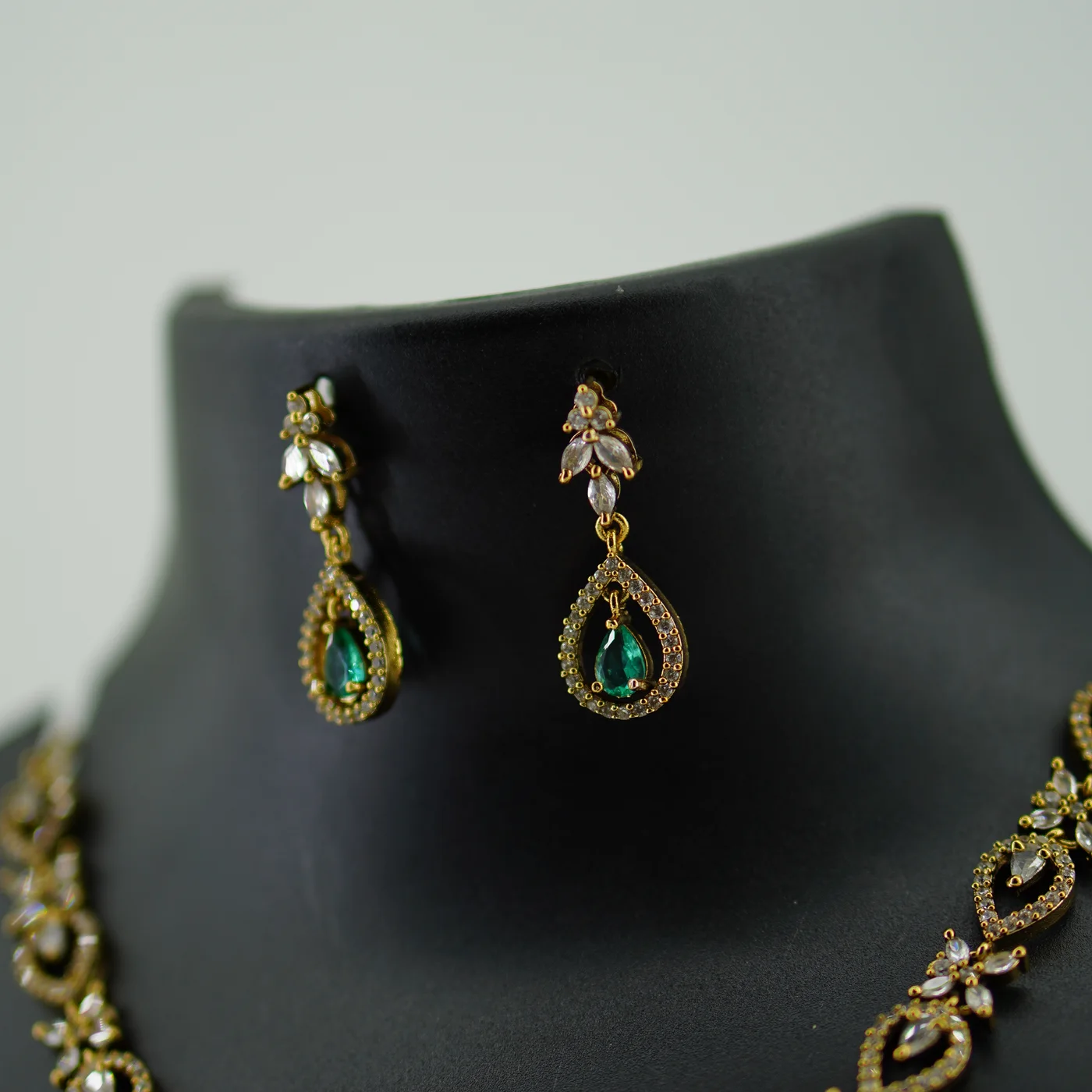 ADN016 Neckset Dark Green image 3