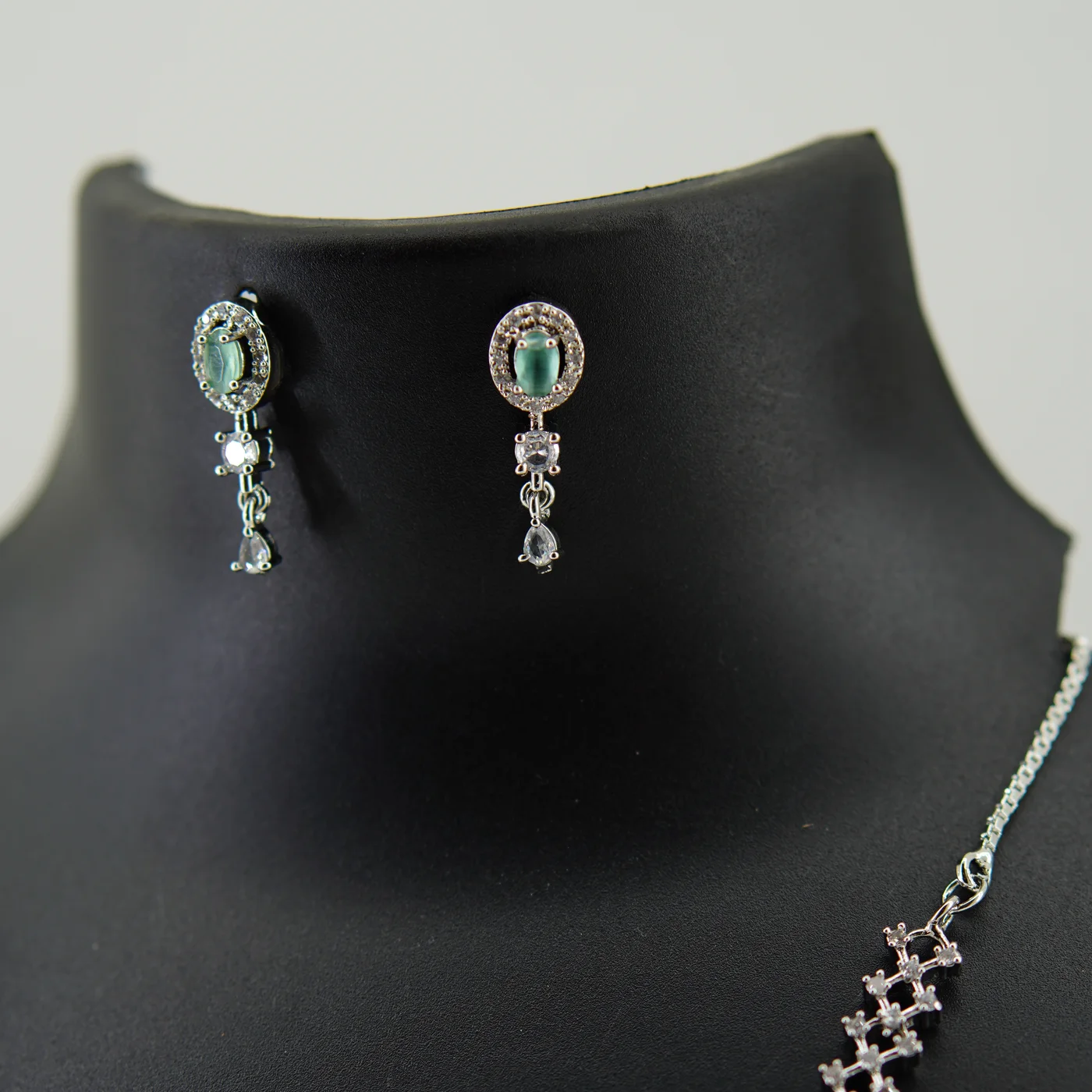 ADN018 Neckset Blue image 3