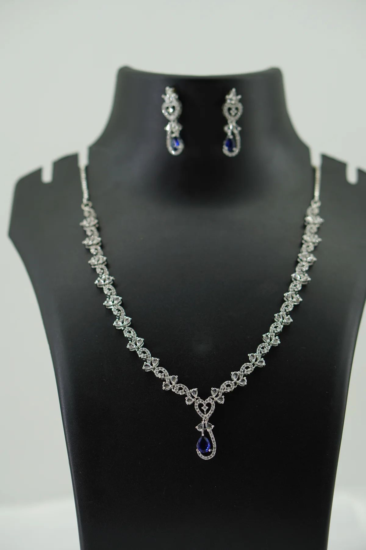 Trendy neckset(Nblue/pink) drop pendant image 1