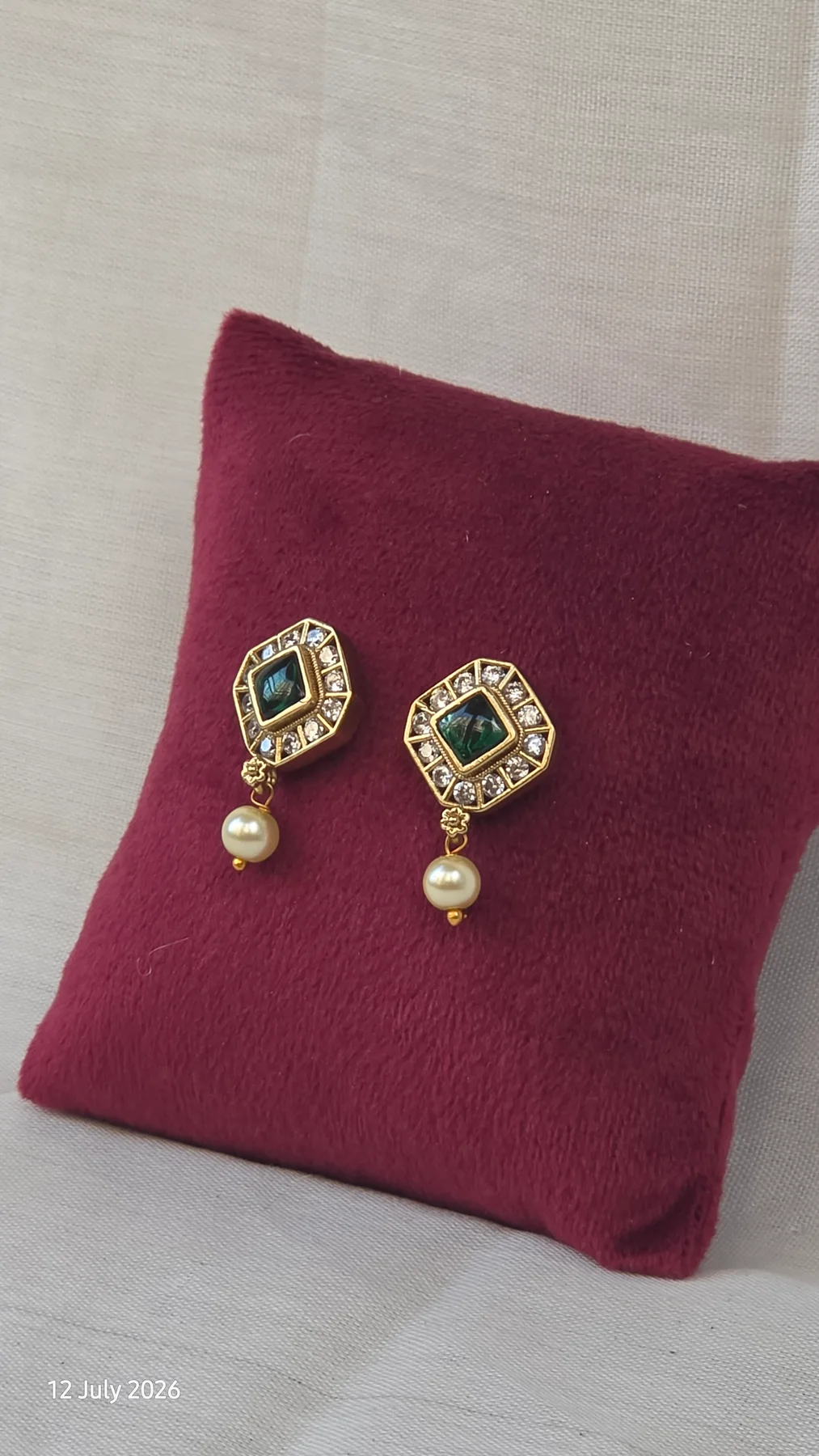 Diamond green earrings image 2