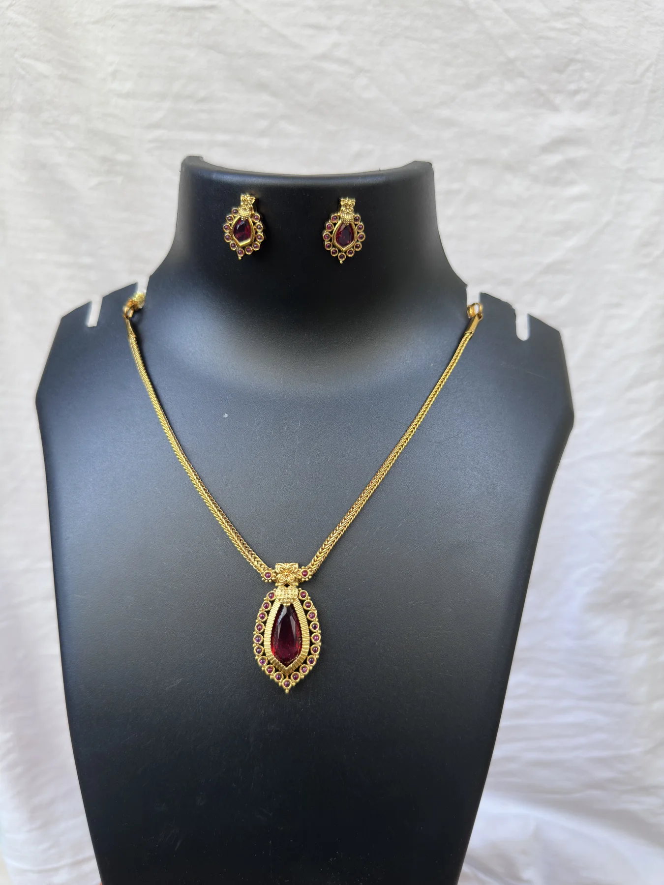 Bitterguard Pendant Red image 1
