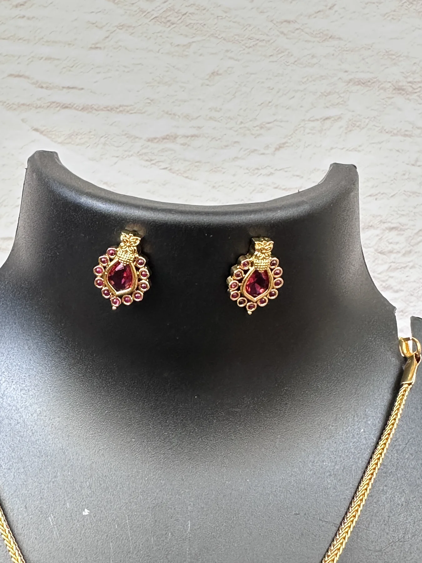 Bitterguard Pendant Red image 3
