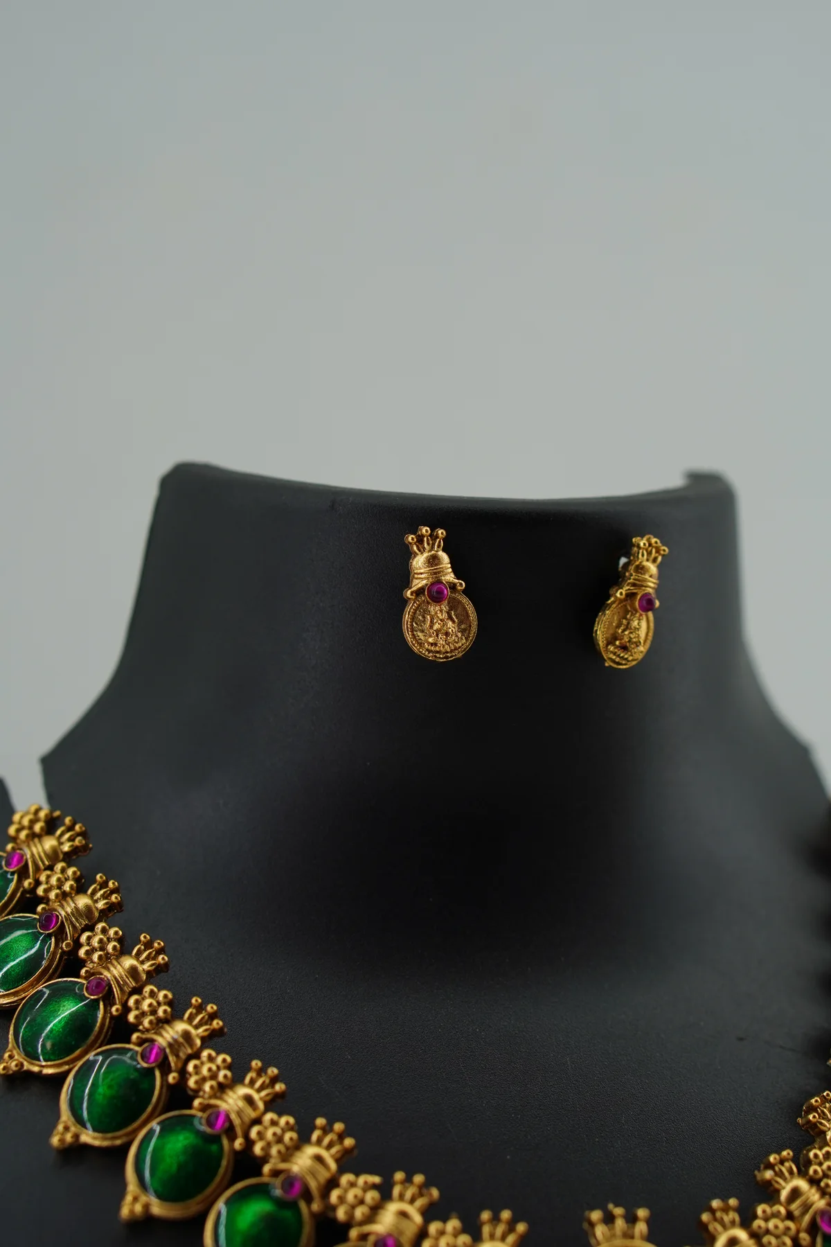 Dark Green Polk With Lakshmi Pendant image 2