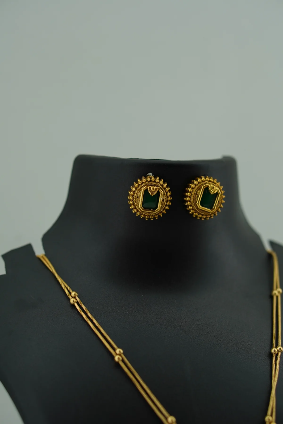 Chain Type Green Stone Pendant image 2