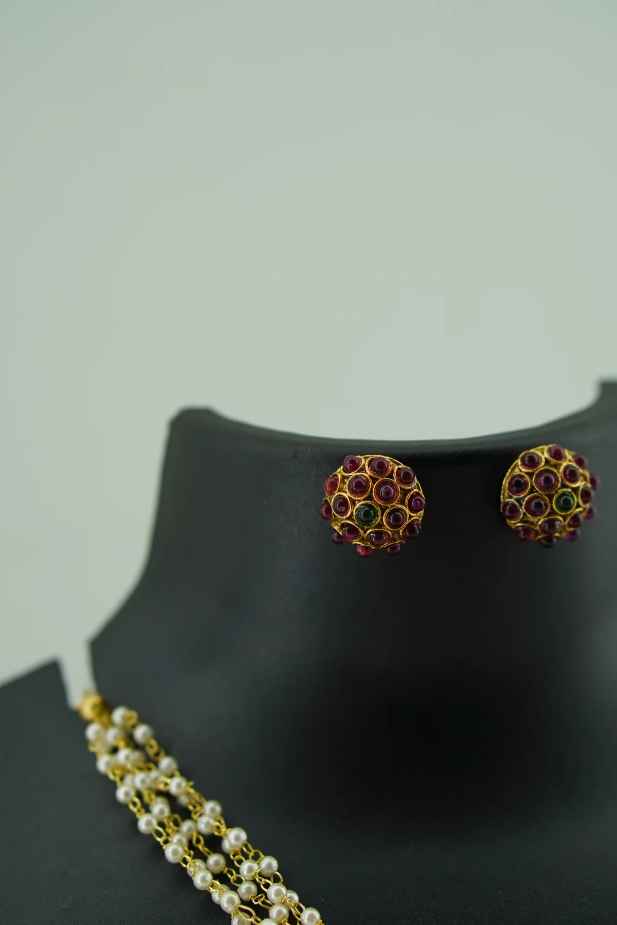Pearl Type Red Stone Neckset image 3