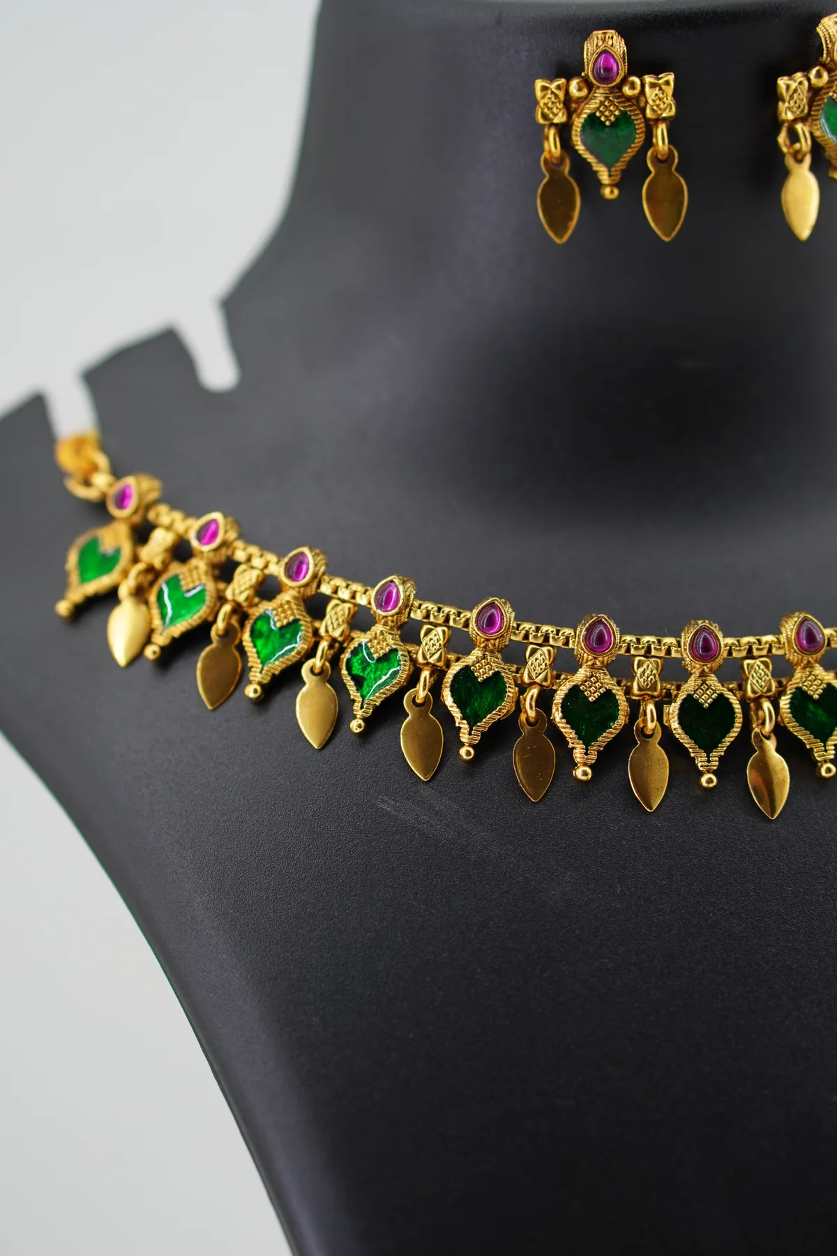 Green Heart Choker Green Choker image 2
