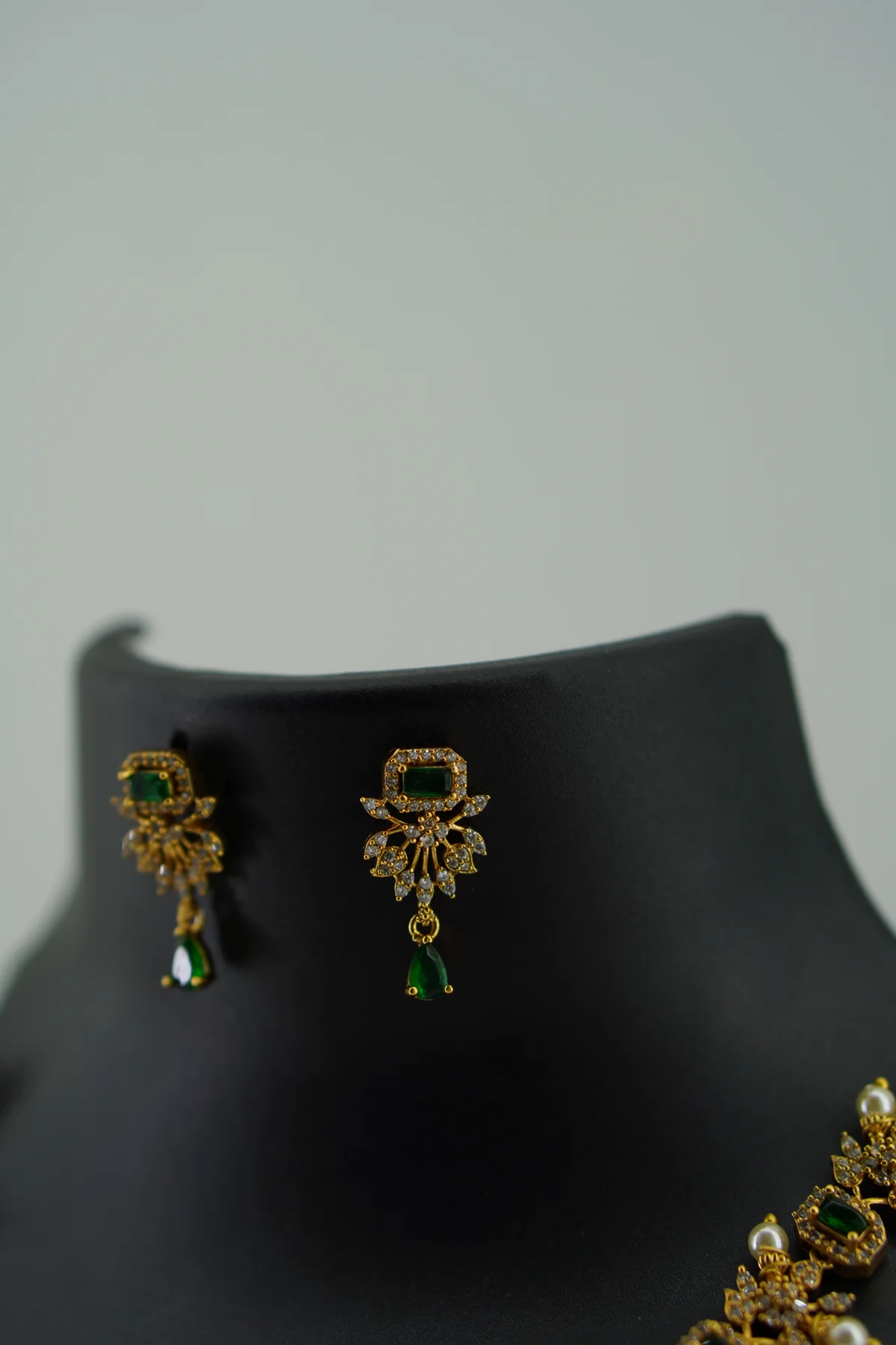 Floral Type Neckset (Green) Green image 3