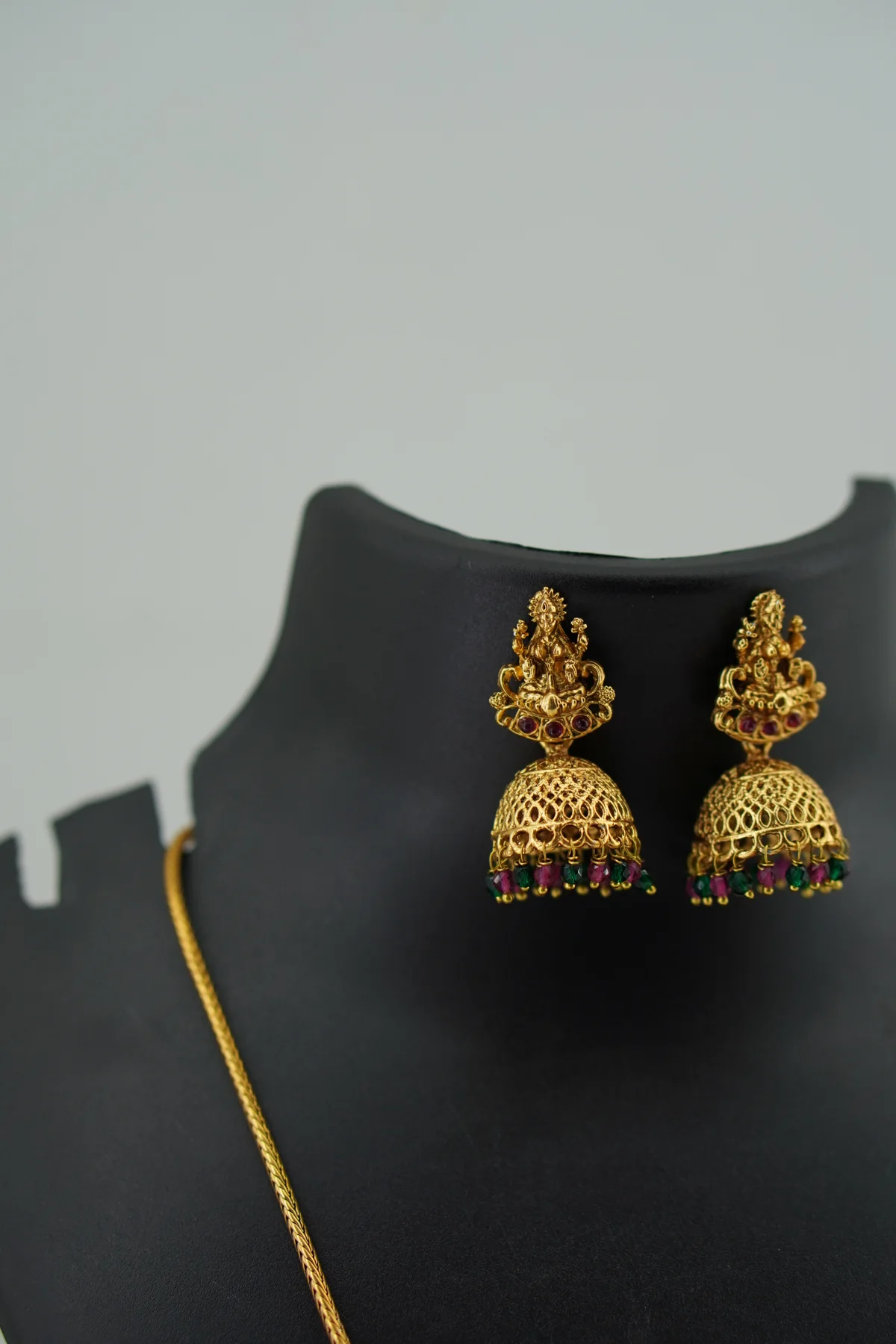 Big Lakshmi Pendant With Chain image 3
